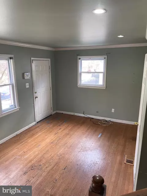 11904 Valleywood Dr, Silver Spring, MD 20902 photo 3