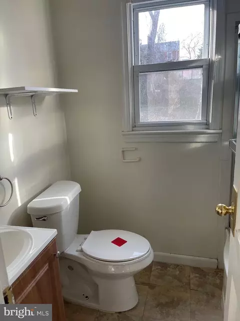 11904 Valleywood Dr, Silver Spring, MD 20902 photo 8