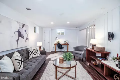 Living - 9520 Biltmore Dr, Silver Spring, MD 20901 photo 4 of 4