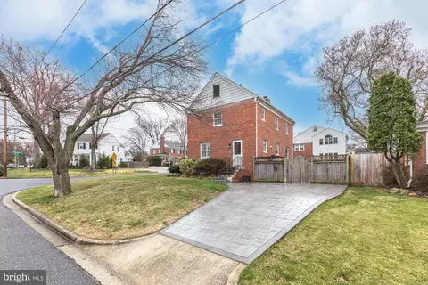 Exterior - 9520 Biltmore Dr, Silver Spring, MD 20901 photo 4 of 6