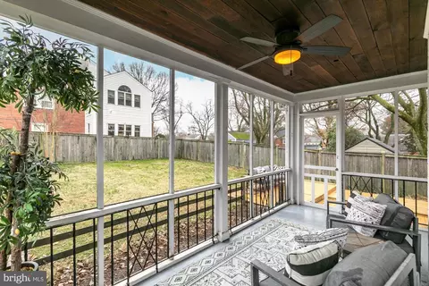 Exterior - 9520 Biltmore Dr, Silver Spring, MD 20901 photo 2 of 6