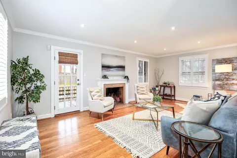 Living - 9520 Biltmore Dr, Silver Spring, MD 20901 photo 1 of 4