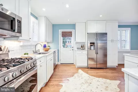 Kitchen - 9520 Biltmore Dr, Silver Spring, MD 20901 photo 3 of 4