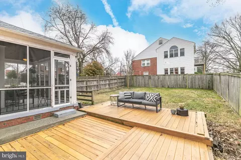 Exterior - 9520 Biltmore Dr, Silver Spring, MD 20901 photo 5 of 6