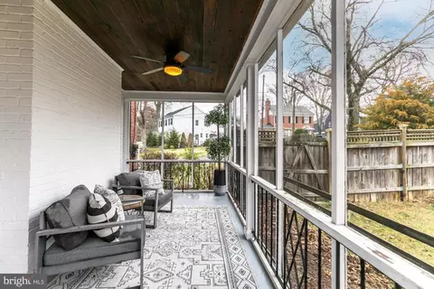 Exterior - 9520 Biltmore Dr, Silver Spring, MD 20901 photo 3 of 6