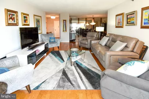 15100 Interlachen Dr #809, Silver Spring, MD 20906 photo 10