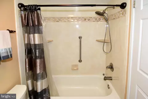 15100 Interlachen Dr #809, Silver Spring, MD 20906 photo 32
