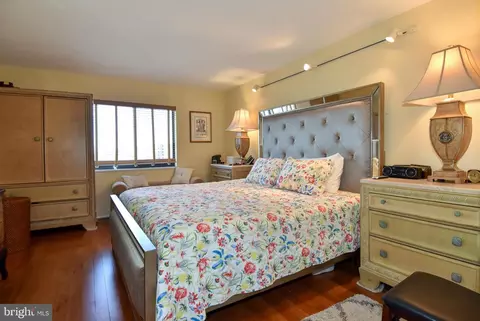 15100 Interlachen Dr #809, Silver Spring, MD 20906 photo 18