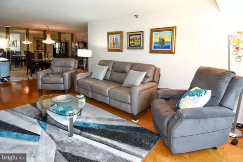 15100 Interlachen Dr #809, Silver Spring, MD 20906 photo 7