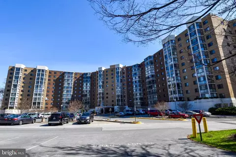 15100 Interlachen Dr #809, Silver Spring, MD 20906 photo 2