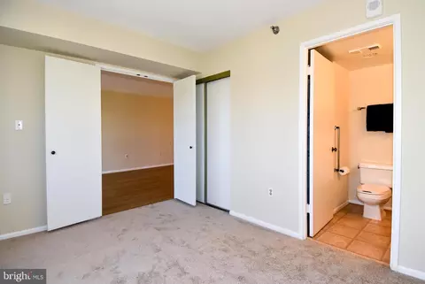 15100 Interlachen Dr #406, Silver Spring, MD 20906 photo 15