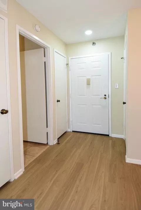 15100 Interlachen Dr #406, Silver Spring, MD 20906 photo 8