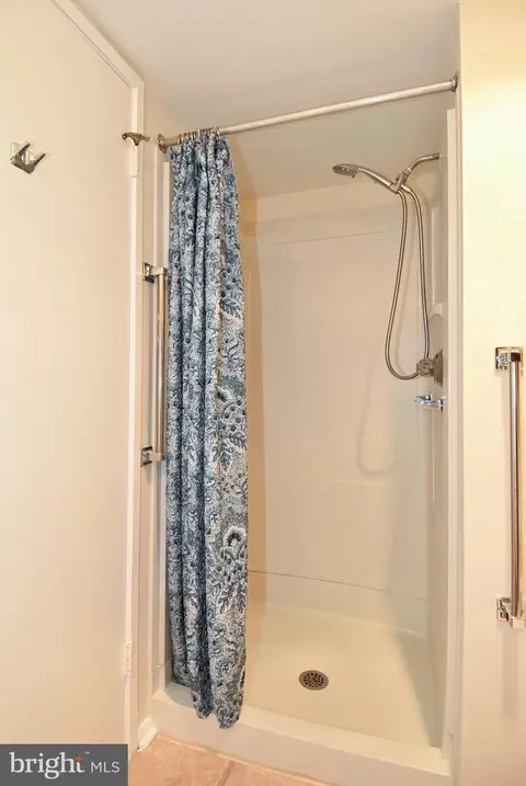 15100 Interlachen Dr #406, Silver Spring, MD 20906 photo 18