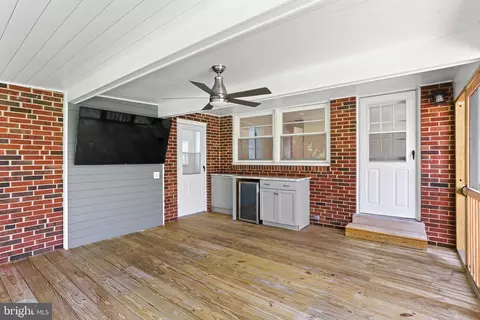 Exterior - 17805 Dominion Dr, Sandy Spring, MD 20860 photo 6 of 11
