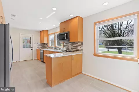 Kitchen - 17805 Dominion Dr, Sandy Spring, MD 20860 photo 3 of 4