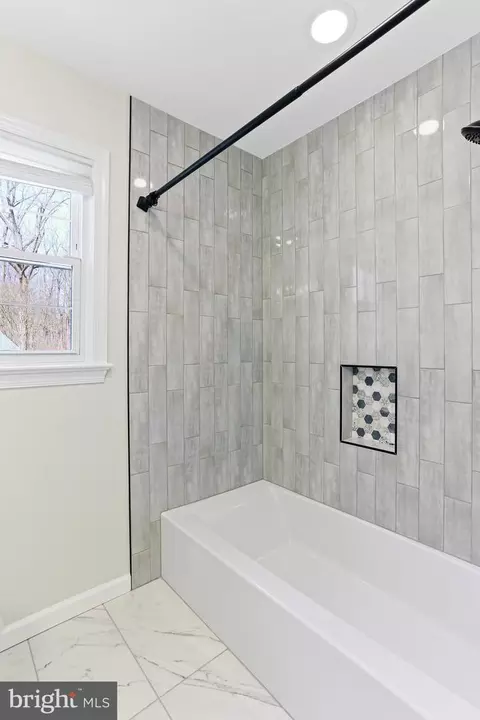 Bath - 17805 Dominion Dr, Sandy Spring, MD 20860 photo 4 of 5