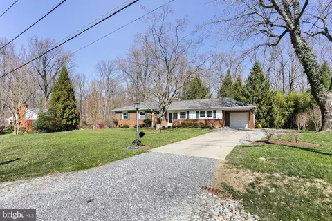 Exterior - 17805 Dominion Dr, Sandy Spring, MD 20860 photo 10 of 11