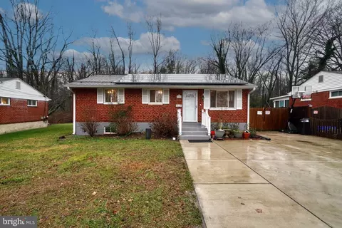 11410 Schuylkill Rd, Rockville, MD 20852