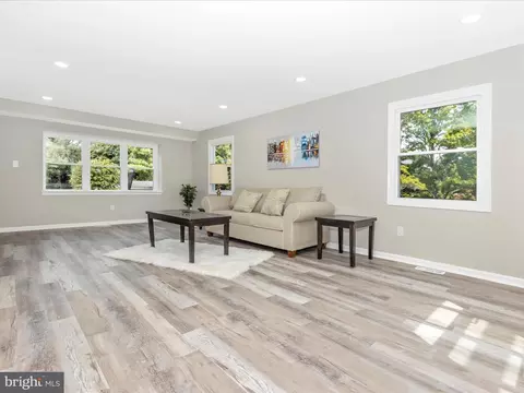 Living - 2608 Bluhaven Ct, Silver Spring, MD 20906 photo 2 of 9