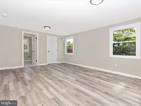 Living - 2608 Bluhaven Ct, Silver Spring, MD 20906 photo 7 of 9