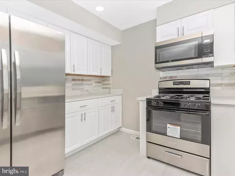 Kitchen - 2608 Bluhaven Ct, Silver Spring, MD 20906 photo 3 of 5