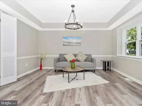 Living - 2608 Bluhaven Ct, Silver Spring, MD 20906 photo 4 of 9