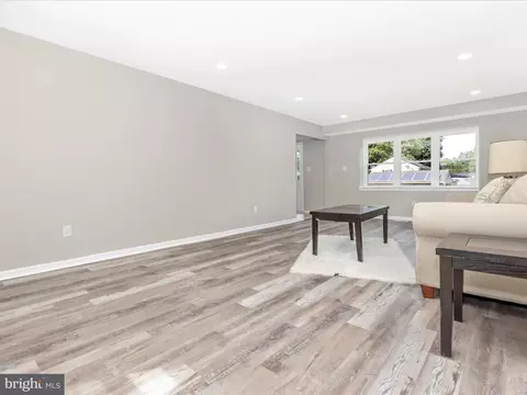 Living - 2608 Bluhaven Ct, Silver Spring, MD 20906 photo 3 of 9