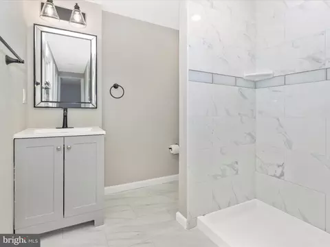 Bath - 2608 Bluhaven Ct, Silver Spring, MD 20906 photo 4 of 7