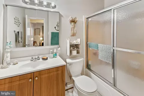 Bath - 17408 Hughes Rd, Poolesville, MD 20837 photo 2 of 2