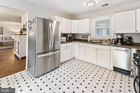 Kitchen - 17408 Hughes Rd, Poolesville, MD 20837 photo 1 of 4