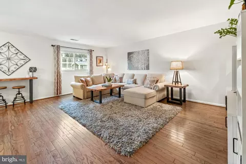 Living - 17408 Hughes Rd, Poolesville, MD 20837 photo 3 of 6