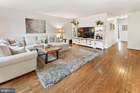 Living - 17408 Hughes Rd, Poolesville, MD 20837 photo 1 of 6