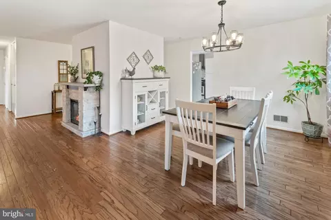 Dining - 17408 Hughes Rd, Poolesville, MD 20837 photo 1 of 7