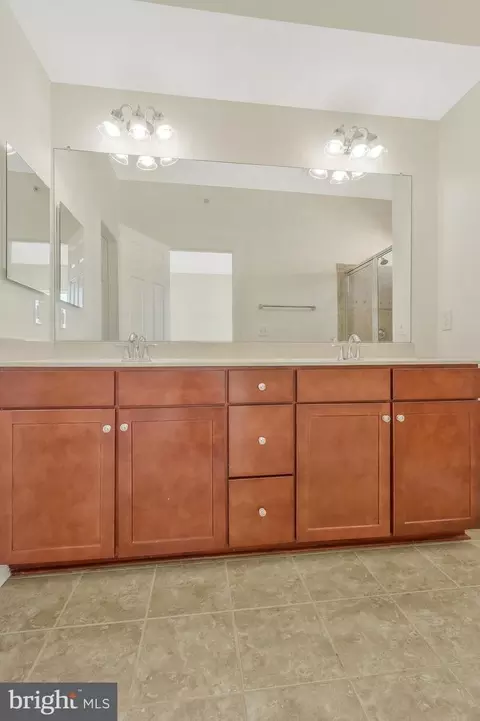 Bath - 3620 Maven St, Silver Spring, MD 20906 photo 5 of 10