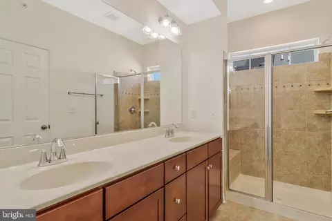 Bath - 3620 Maven St, Silver Spring, MD 20906 photo 4 of 10