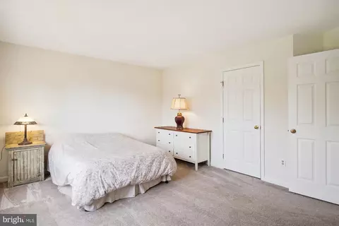 Bedroom - 16901 Hoskinson Rd, Poolesville, MD 20837 photo 8 of 9
