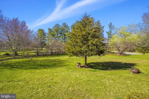 Exterior - 16901 Hoskinson Rd, Poolesville, MD 20837 photo 18 of 22