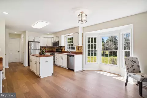 Kitchen - 16901 Hoskinson Rd, Poolesville, MD 20837 photo 1 of 5