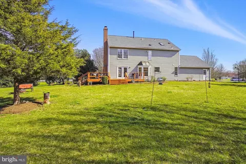 Exterior - 16901 Hoskinson Rd, Poolesville, MD 20837 photo 19 of 22