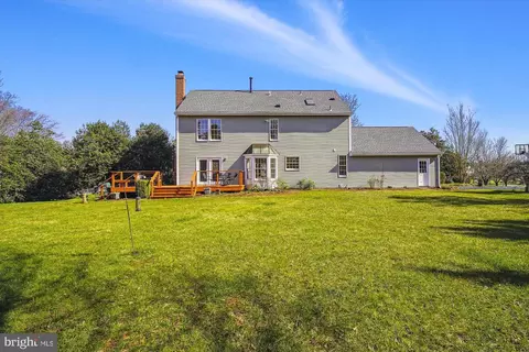 Exterior - 16901 Hoskinson Rd, Poolesville, MD 20837 photo 7 of 22