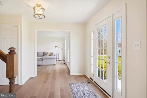 Entry Way - 16901 Hoskinson Rd, Poolesville, MD 20837 photo 3 of 6