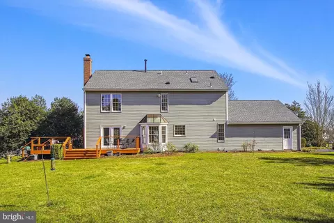 Exterior - 16901 Hoskinson Rd, Poolesville, MD 20837 photo 2 of 22