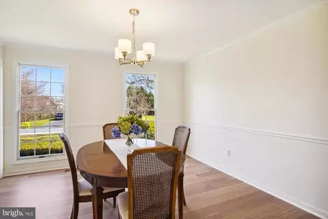 Dining - 16901 Hoskinson Rd, Poolesville, MD 20837 photo 2 of 5