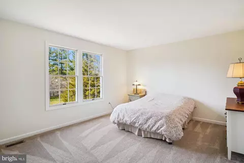 Bedroom - 16901 Hoskinson Rd, Poolesville, MD 20837 photo 5 of 9