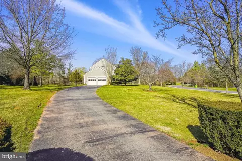Exterior - 16901 Hoskinson Rd, Poolesville, MD 20837 photo 14 of 22