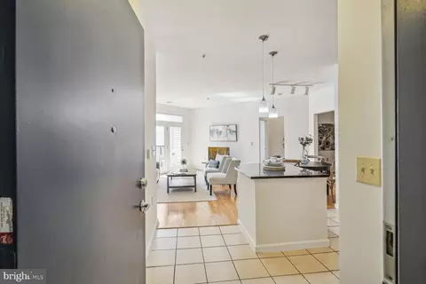Kitchen - 1201 E West Hwy #422, Silver Spring, MD 20910 photo 2 of 6