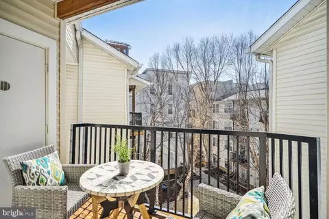 Exterior - 1201 E West Hwy #422, Silver Spring, MD 20910 photo 2 of 5