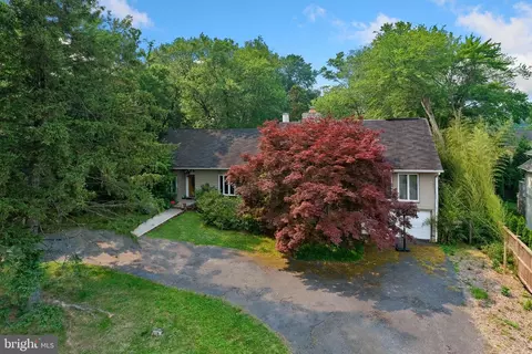 6012 Roseland Dr, North Bethesda, MD 20852