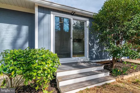 Exterior - 814 Orange Dr, Silver Spring, MD 20901 photo 9 of 12