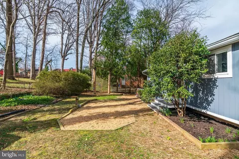 Exterior - 814 Orange Dr, Silver Spring, MD 20901 photo 7 of 12